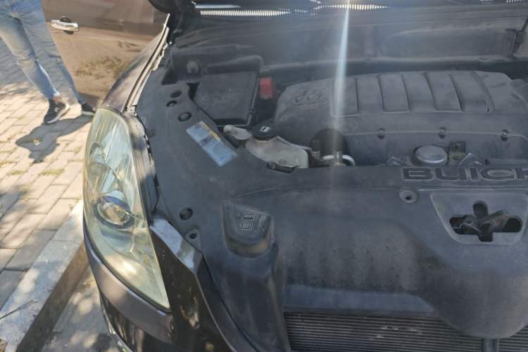 Used Buick Enclave 2013 3.6L Four-Wheel Drive Elite Edition Engine Bay Right