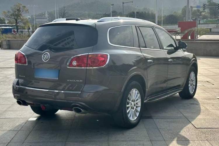 Used Buick Enclave 2013 3.6L Two-Wheel-Drive Elegance Edition Exterior 4
