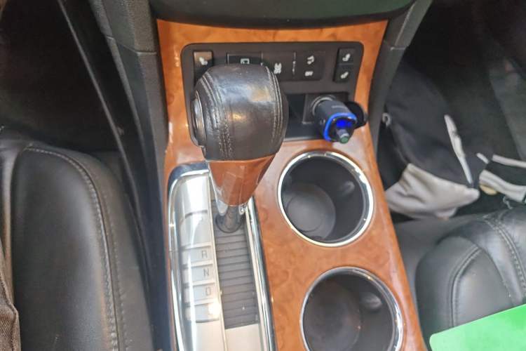 Used Buick Enclave 2013 3.6L Two-Wheel-Drive Elegance Edition Gear Lever