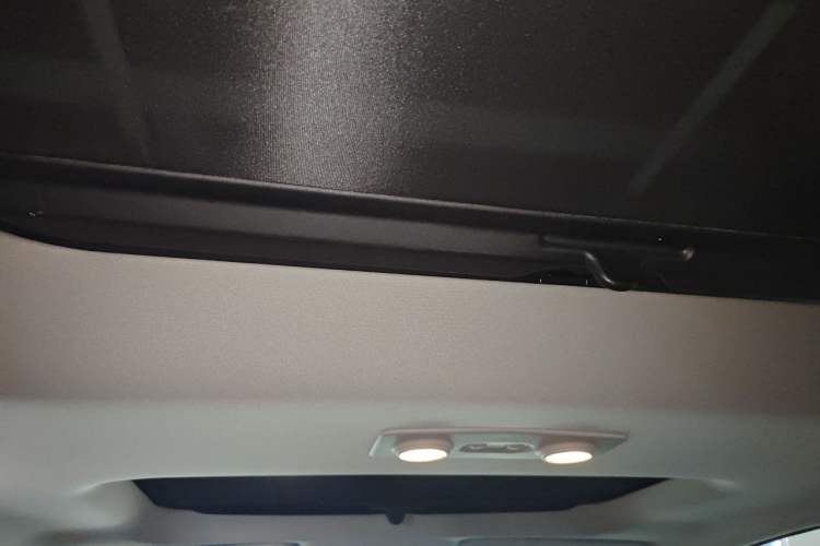 Used Buick Enclave 2013 3.6L Four-Wheel Drive Elite Edition Headliner
