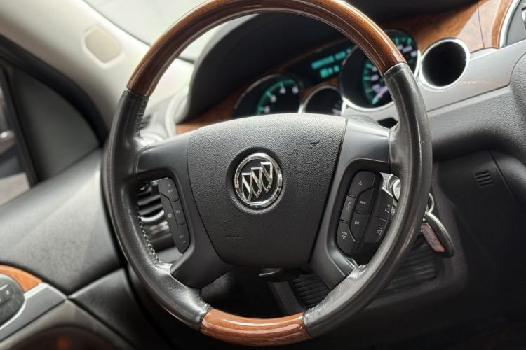 Used Buick Enclave 2013 3.6L Two-Wheel-Drive Elegance Edition Interior 2