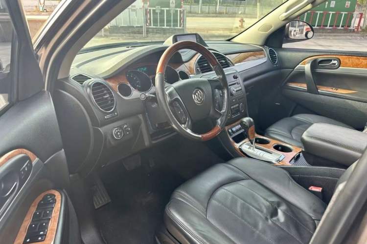 Used Buick Enclave 2013 3.6L Two-Wheel-Drive Elegance Edition Interior 2