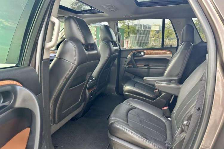 Used Buick Enclave 2013 3.6L Two-Wheel-Drive Elegance Edition Interior 3