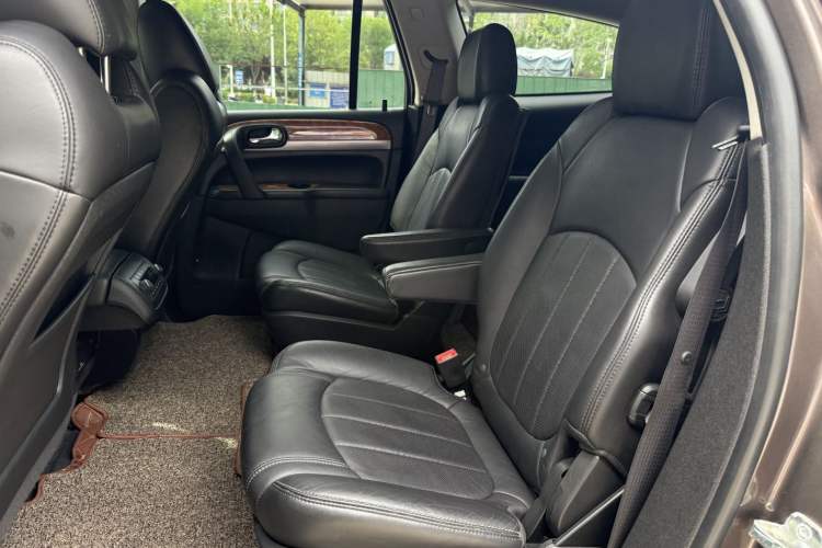 Used Buick Enclave 2013 3.6L Two-Wheel-Drive Elegance Edition Interior 4