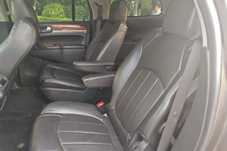 Used Buick Enclave 2013 3.6L Two-Wheel-Drive Elegance Edition Left Rear Seat