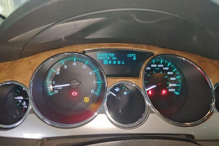 Used Buick Enclave 2013 3.6L Four-Wheel Drive Elite Edition Odometer Close Up