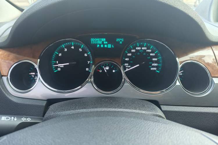 Used Buick Enclave 2013 3.6L Four-Wheel Drive Elite Edition Odometer Close Up