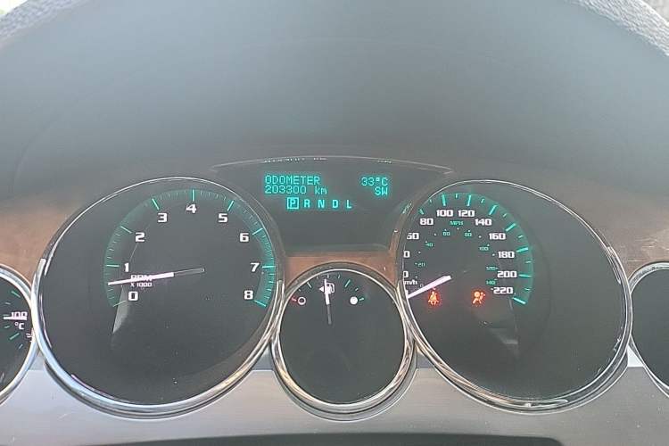 Used Buick Enclave 2013 3.6L Two-Wheel-Drive Elegance Edition Odometer Close Up