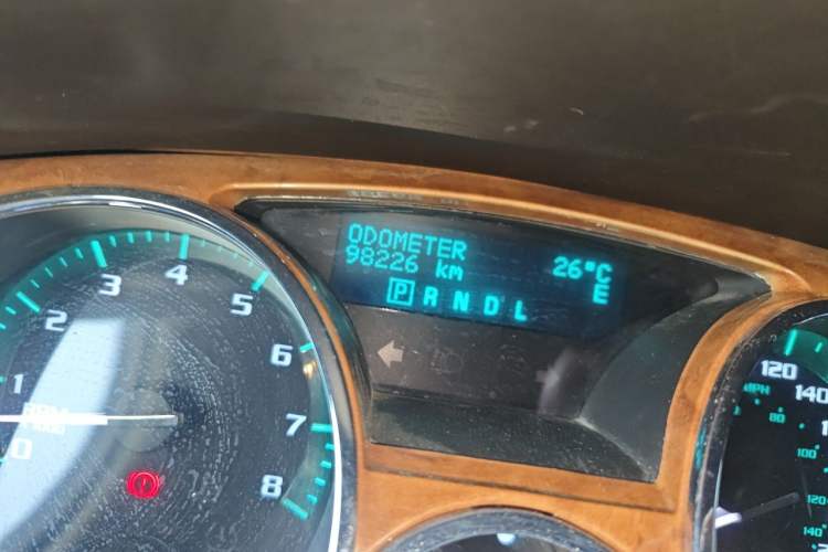 Used Buick Enclave 2013 3.6L Two-Wheel-Drive Elegance Edition Odometer Close Up