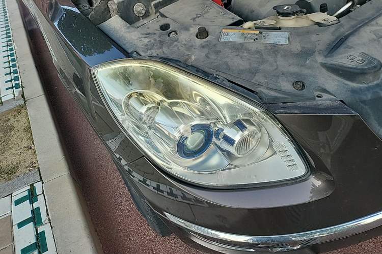 Used Buick Enclave 2013 3.6L Two-Wheel-Drive Elegance Edition Right Front Headlight