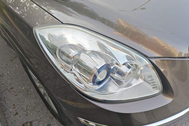 Used Buick Enclave 2013 3.6L Two-Wheel-Drive Elegance Edition Right Front Headlight