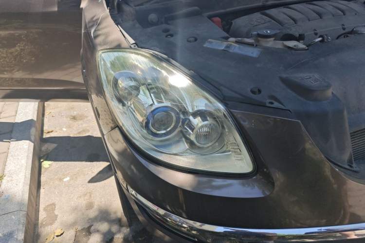 Used Buick Enclave 2013 3.6L Four-Wheel Drive Elite Edition Right Front Headlight