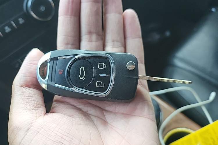 Used Buick Enclave 2013 3.6L Two-Wheel-Drive Elegance Edition Vehicle Key