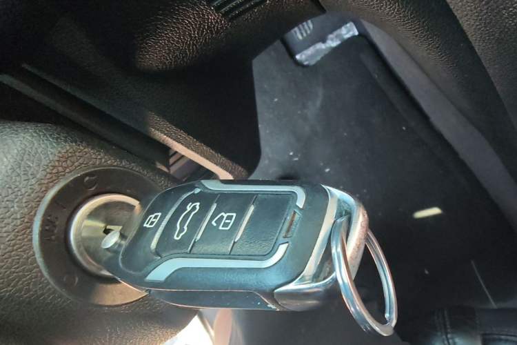 Used Buick Enclave 2013 3.6L Four-Wheel Drive Elite Edition Vehicle Key