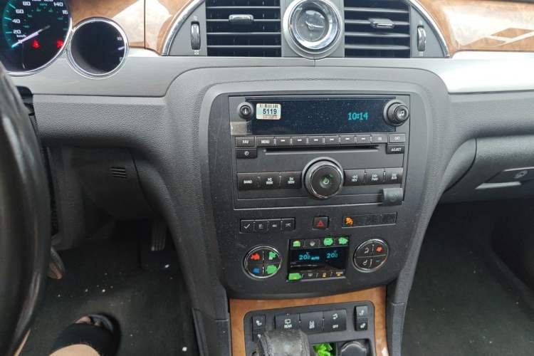 Used Buick Enclave 2013 3.6L Two-Wheel-Drive Elegance Edition Audio And AC Panel