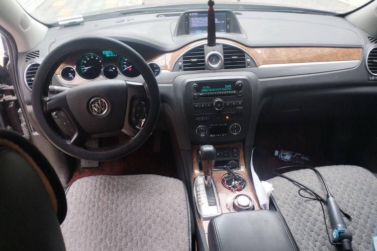 Used Buick Enclave 2013 3.6L Two-Wheel-Drive Elegance Edition Center Console