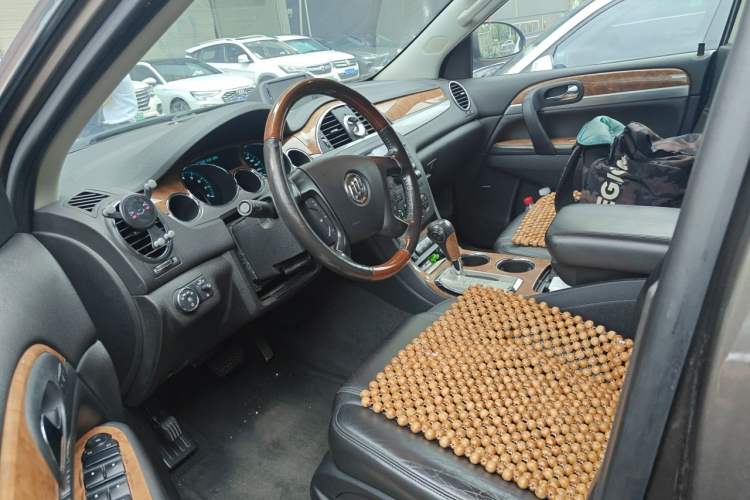 Used Buick Enclave 2013 3.6L Two-Wheel-Drive Elegance Edition Driver Seat