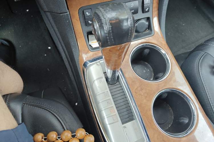 Used Buick Enclave 2013 3.6L Two-Wheel-Drive Elegance Edition Gear Lever
