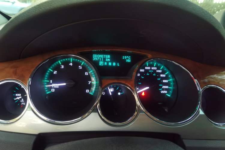 Used Buick Enclave 2013 3.6L Two-Wheel-Drive Elegance Edition Odometer Close Up