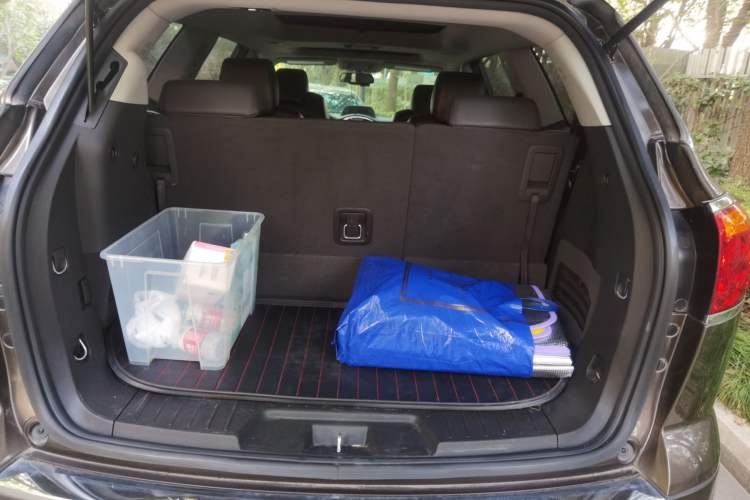 Used Buick Enclave 2013 3.6L Two-Wheel-Drive Elegance Edition Trunk