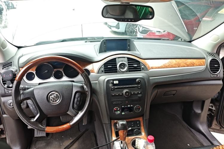 Used Buick Enclave 2013 3.6L Two-Wheel-Drive Elegance Edition Center Console