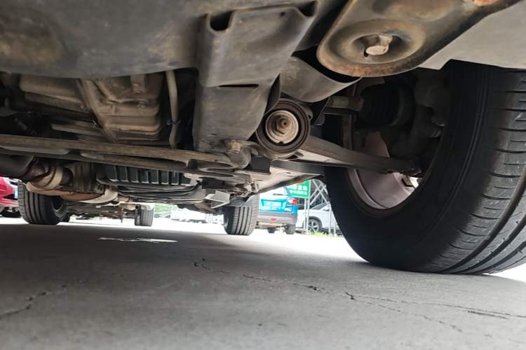 Used Buick Enclave 2013 3.6L Two-Wheel-Drive Elegance Edition Chassis Front Left