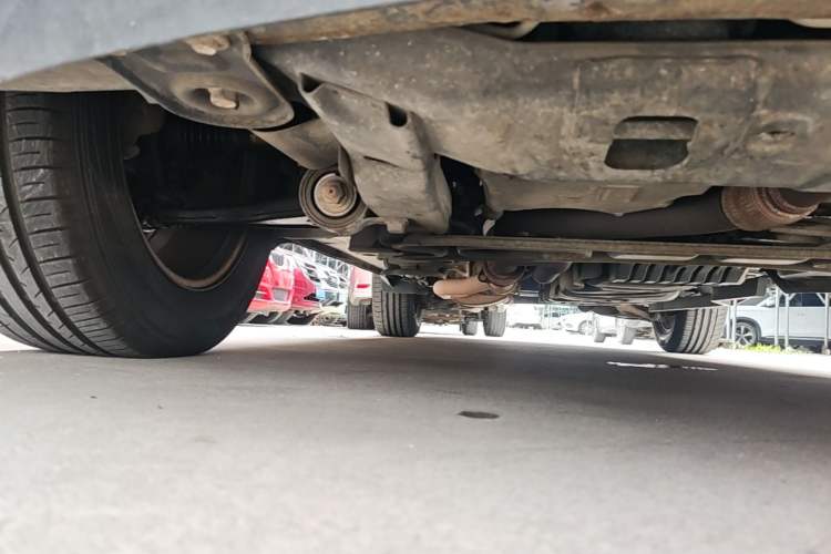 Used Buick Enclave 2013 3.6L Two-Wheel-Drive Elegance Edition Chassis Front Right