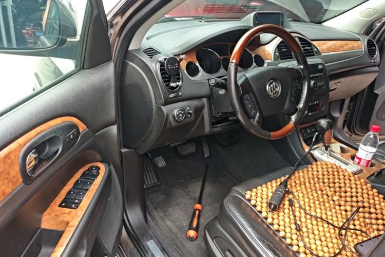 Used Buick Enclave 2013 3.6L Two-Wheel-Drive Elegance Edition Driver Seat