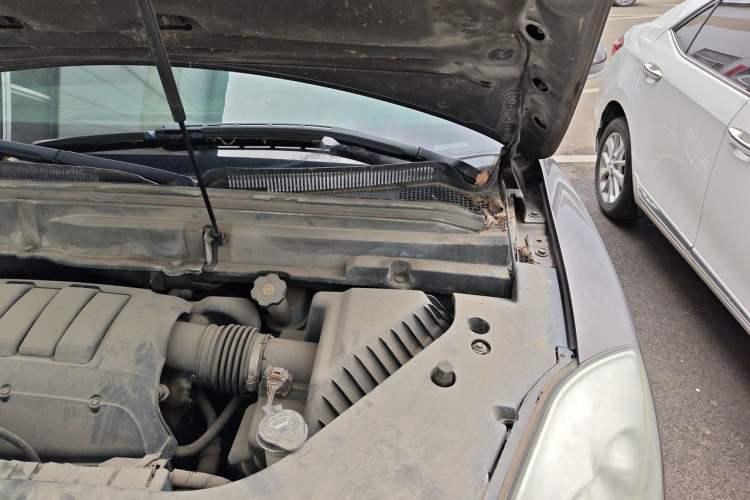 Used Buick Enclave 2013 3.6L Two-Wheel-Drive Elegance Edition Engine Bay Left