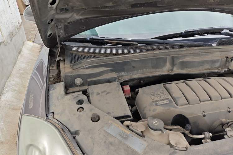 Used Buick Enclave 2013 3.6L Two-Wheel-Drive Elegance Edition Engine Bay Right