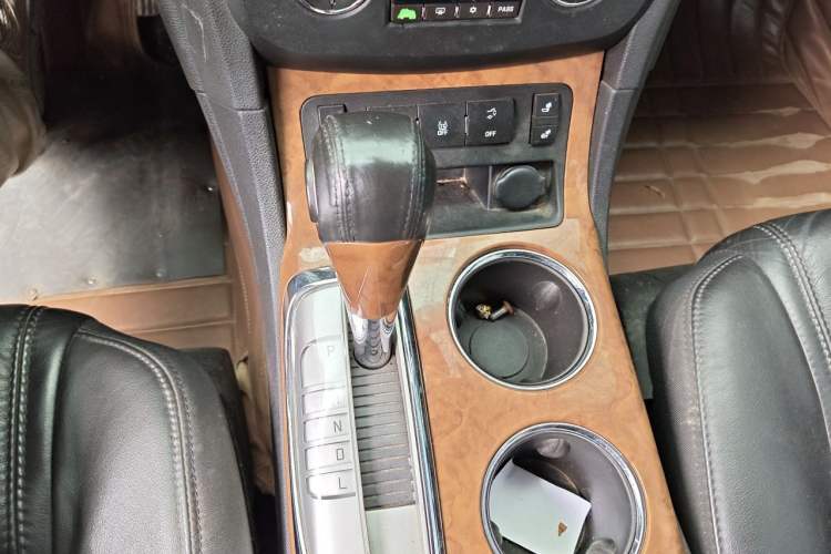 Used Buick Enclave 2013 3.6L Two-Wheel-Drive Elegance Edition Gear Lever