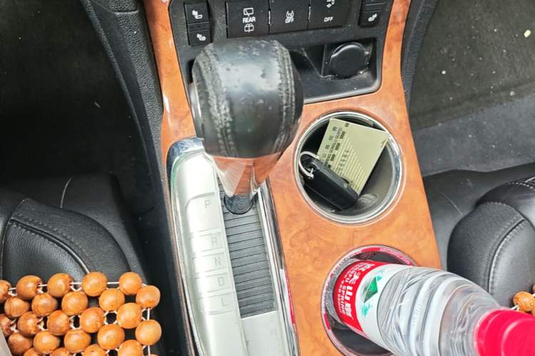 Used Buick Enclave 2013 3.6L Two-Wheel-Drive Elegance Edition Gear Lever