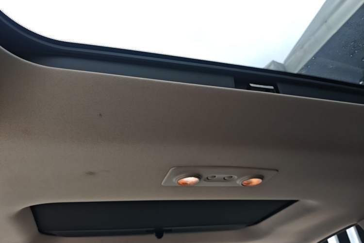 Used Buick Enclave 2013 3.6L Two-Wheel-Drive Elegance Edition Headliner