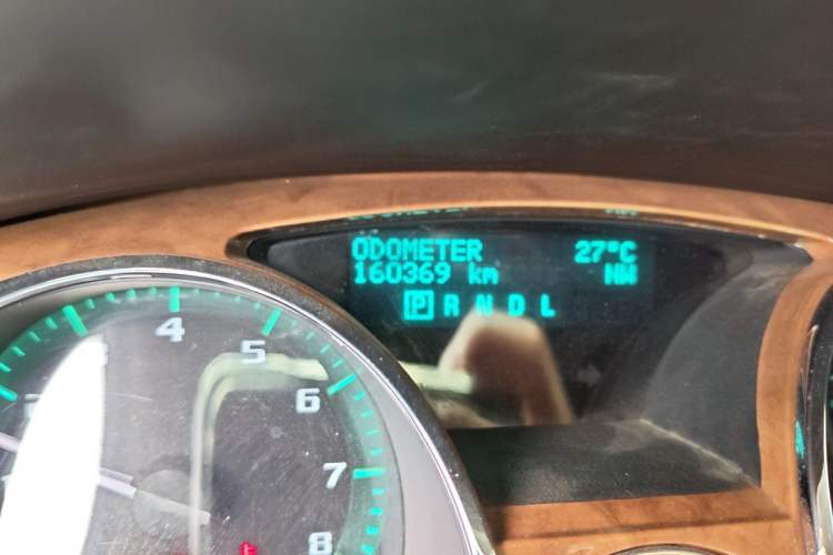 Used Buick Enclave 2013 3.6L Two-Wheel-Drive Elegance Edition Odometer Close Up