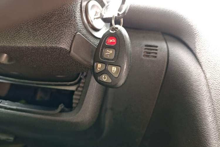 Used Buick Enclave 2013 3.6L Two-Wheel-Drive Elegance Edition Vehicle Key