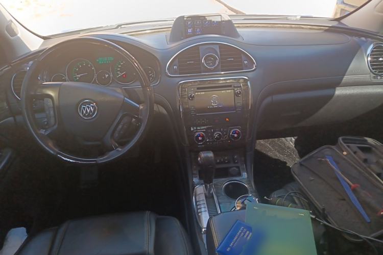 Used Buick Enclave 2014 3.6L Two-Wheel Drive Elite Comfort Version Center Console