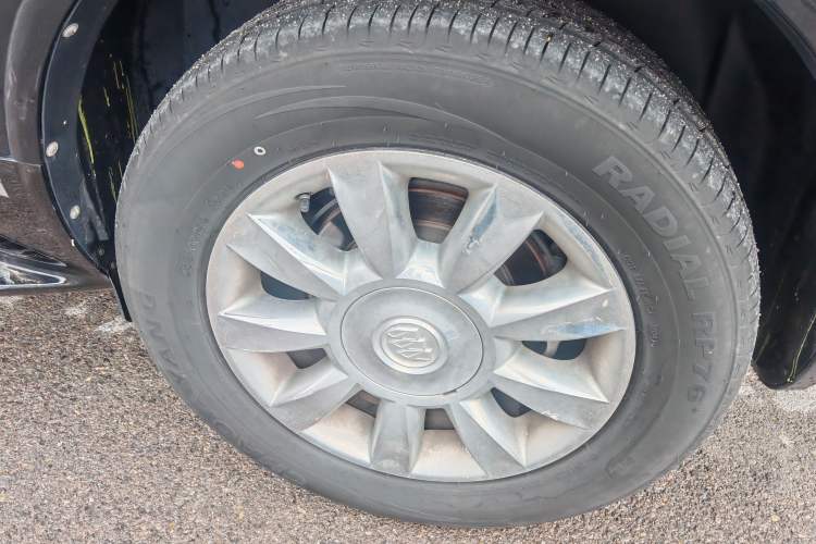 Used Buick Enclave 2014 3.6L Two-Wheel Drive Elite Comfort Version Exterior 6