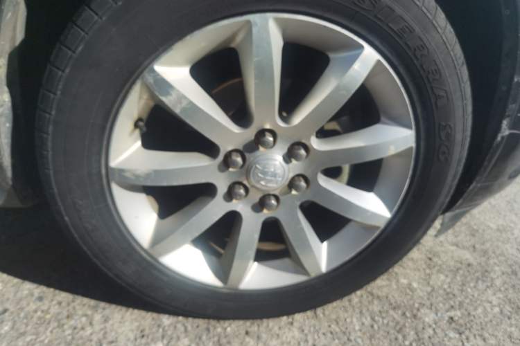 Used Buick Enclave 2014 3.6L Four-Wheel Drive Smart Luxury Flagship Edition Right Front Wheel Hub