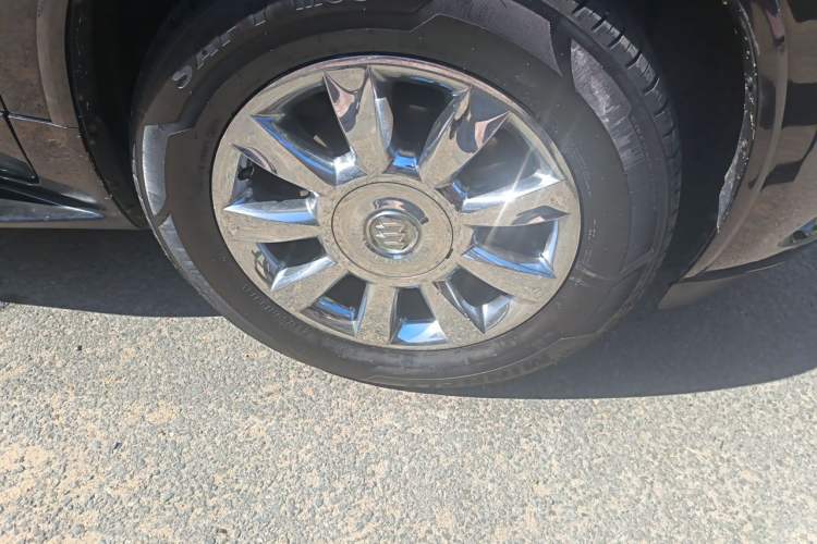 Used Buick Enclave 2014 3.6L Two-Wheel Drive Elite Comfort Version Right Front Wheel Hub