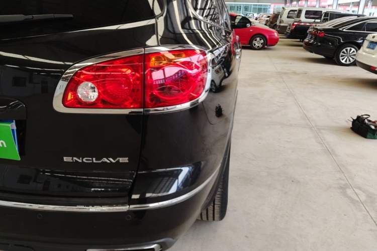 Used Buick Enclave 2014 3.6L Two-Wheel Drive Elite Comfort Version Right Rear Taillight