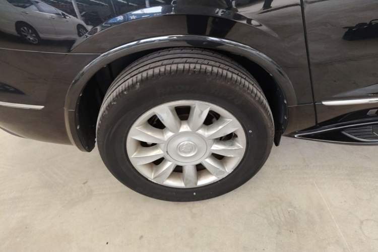 Used Buick Enclave 2014 3.6L Two-Wheel Drive Elite Comfort Version Right Rear Wheel Hub