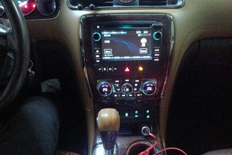 Used Buick Enclave 2014 3.6L Two-Wheel Drive Elite Comfort Version Audio And AC Panel