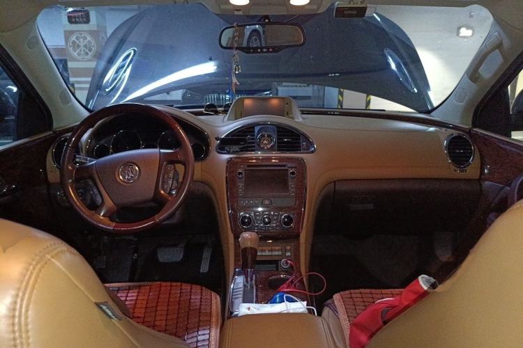 Used Buick Enclave 2014 3.6L Two-Wheel Drive Elite Comfort Version Center Console