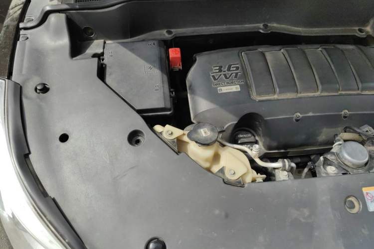 Used Buick Enclave 2014 3.6L Four-Wheel Drive Smart Luxury Flagship Edition Engine Bay Right