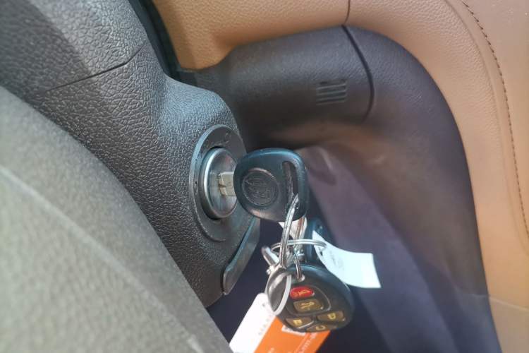 Used Buick Enclave 2014 3.6L Two-Wheel Drive Elite Comfort Version Interior 1