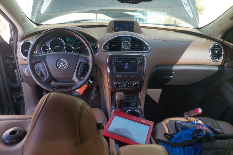 Used Buick Enclave 2014 3.6L Two-Wheel Drive Elite Comfort Version Interior 2