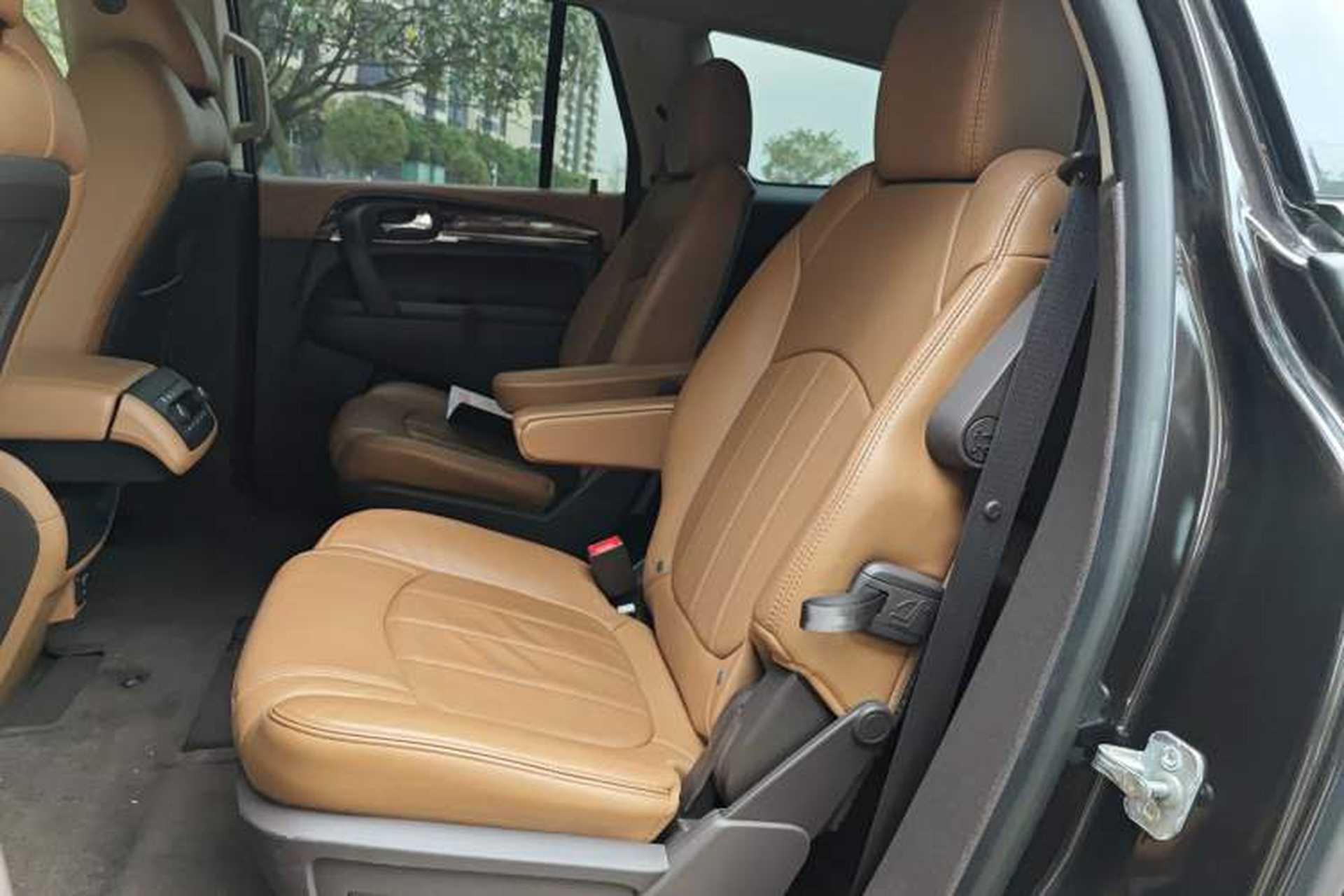 Used Buick Enclave 2014 3.6L Two-Wheel Drive Elite Comfort Version Left Rear Seat