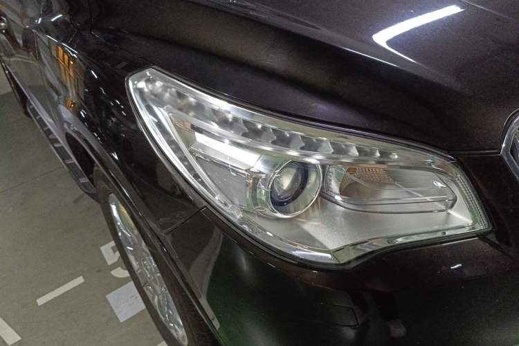 Used Buick Enclave 2014 3.6L Two-Wheel Drive Elite Comfort Version Right Front Headlight