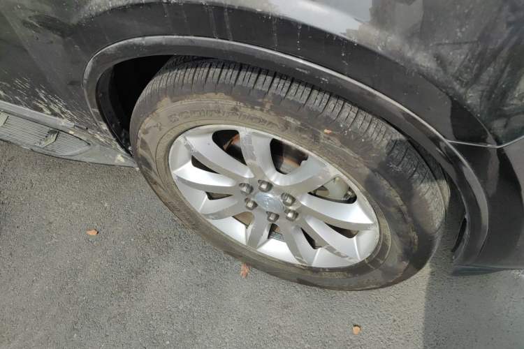 Used Buick Enclave 2014 3.6L Four-Wheel Drive Smart Luxury Flagship Edition Right Front Wheel Hub
