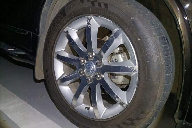 Used Buick Enclave 2014 3.6L Four-Wheel Drive Smart Luxury Flagship Edition Right Front Wheel Hub